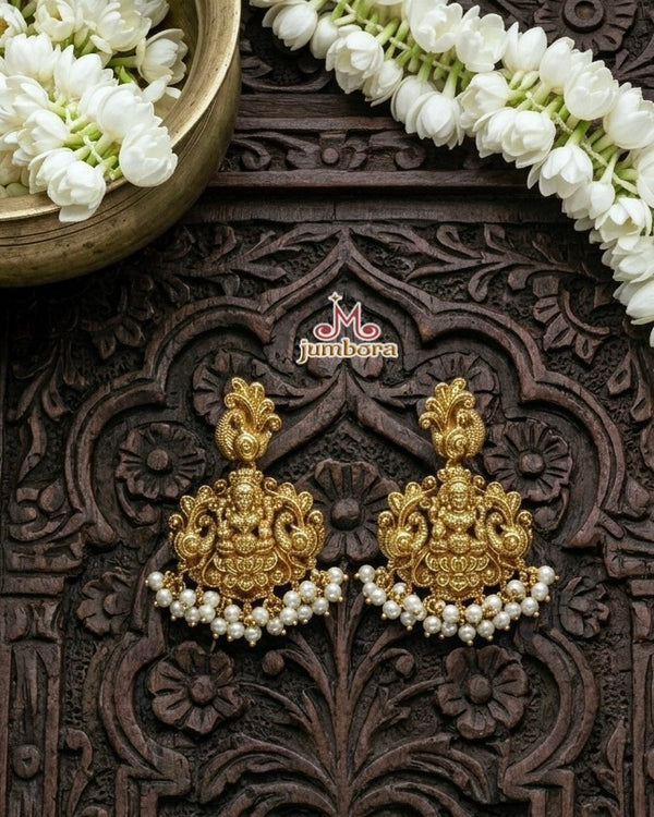 Antique Gold Lakshmi Motif Temple Jewelry Choker Set With Matching earrings 