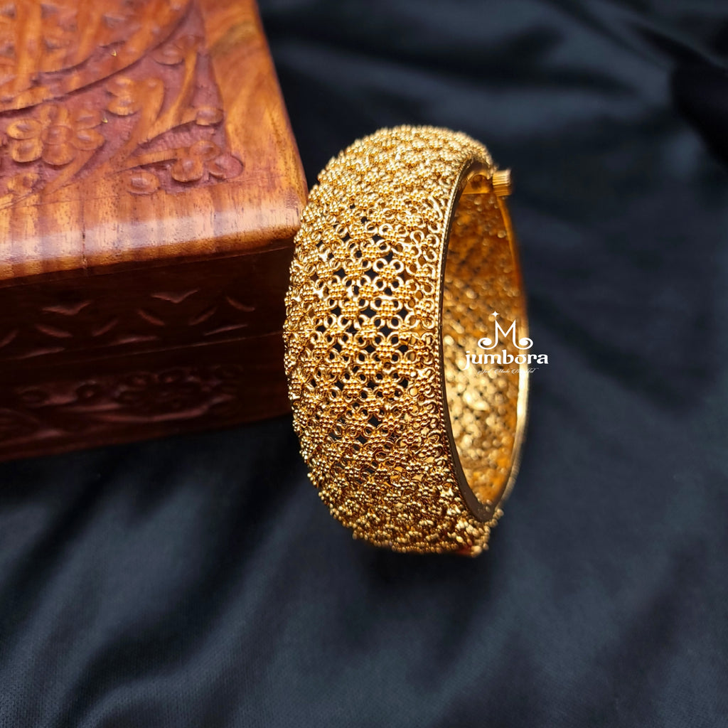 Antique Gold Openable Single Bangle Bracelet