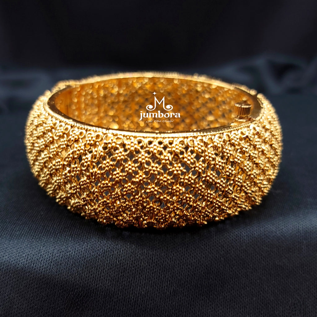 Antique Gold Openable Single Bangle Bracelet 2.4