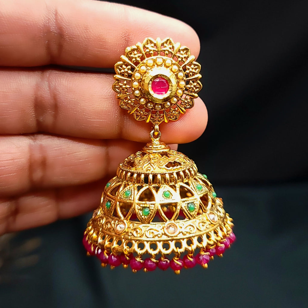 Shop Latest Gold Earrings for Women Online in India - Joyalukkas