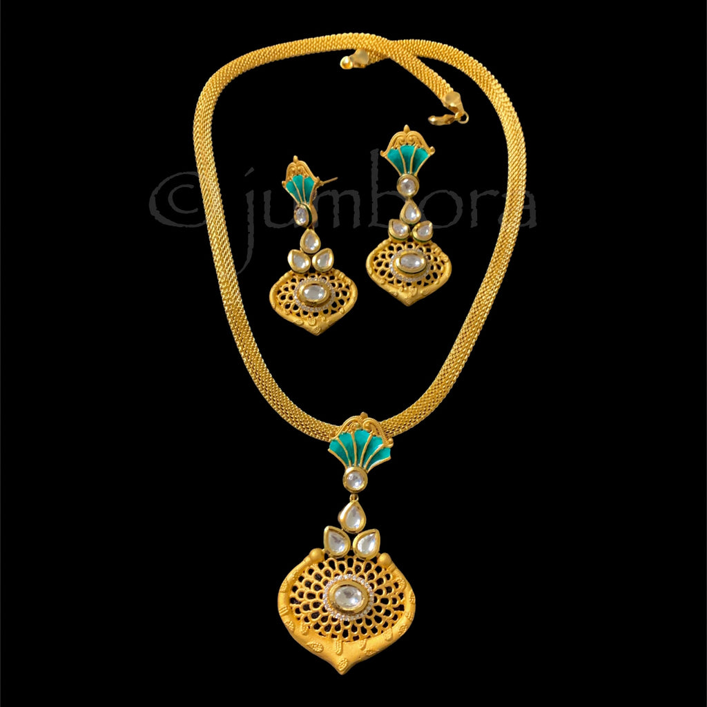 Premium Kundan Gold Alike Pendant Earring Necklace